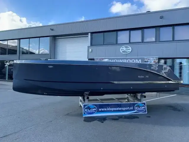 Maxima Boats 740 in metallic gespoten kleurstelling op voorraad!