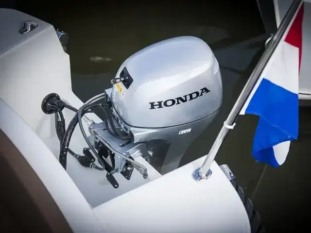 Maxima Boats 550