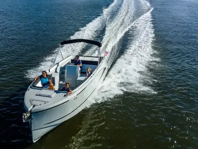 Maxima Boats 740