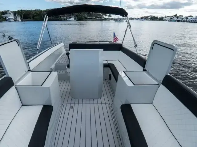 Maxima Boats 740