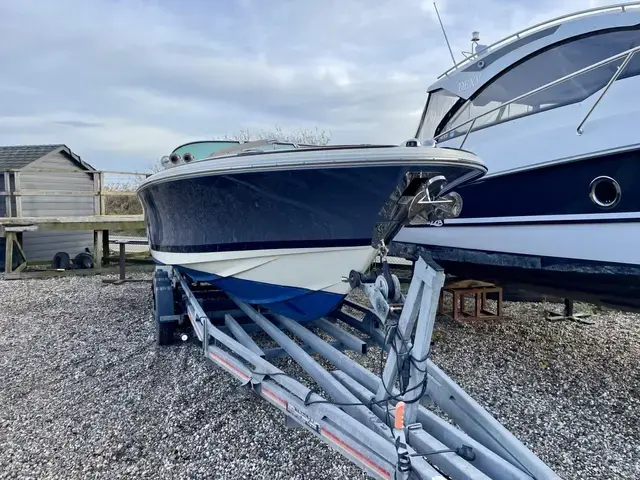 Chris Craft Corsair 27 Heritage Edition