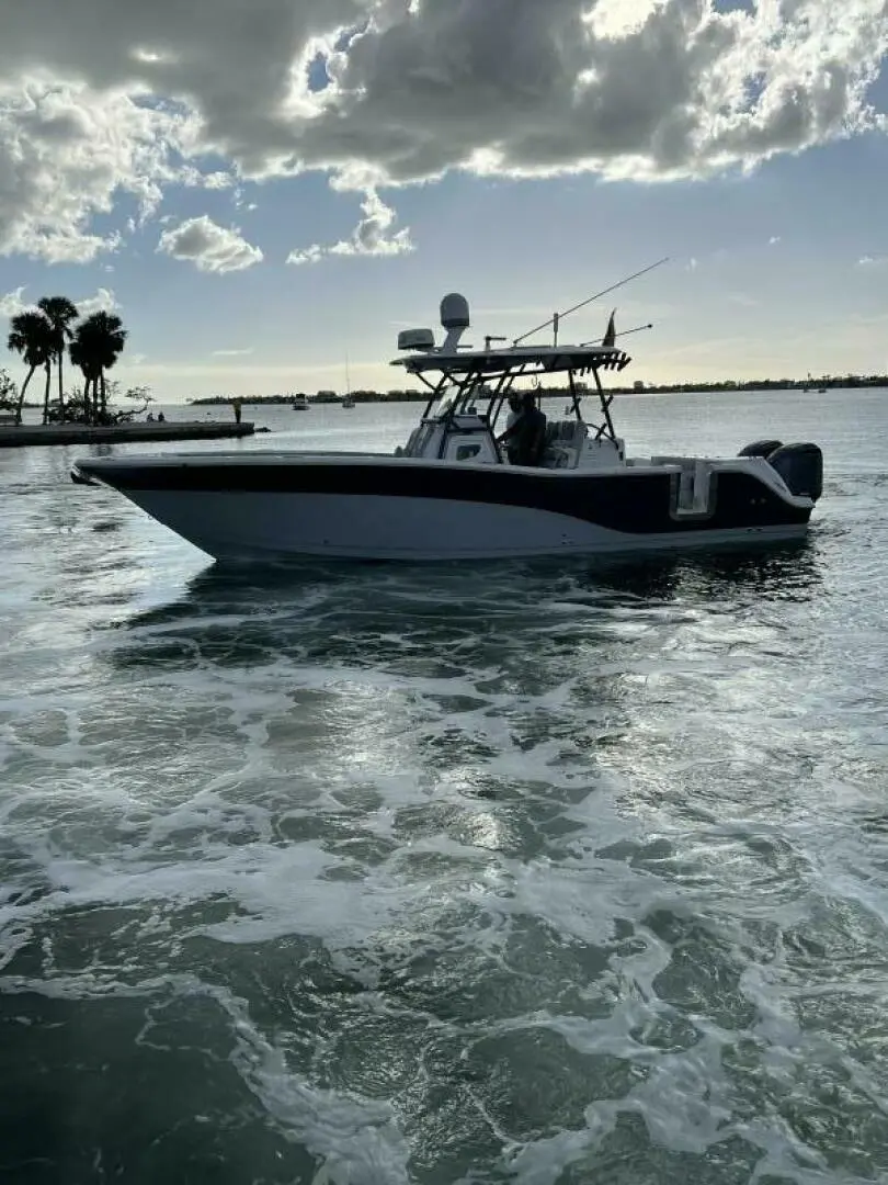 2018 Sea Fox 328 commander