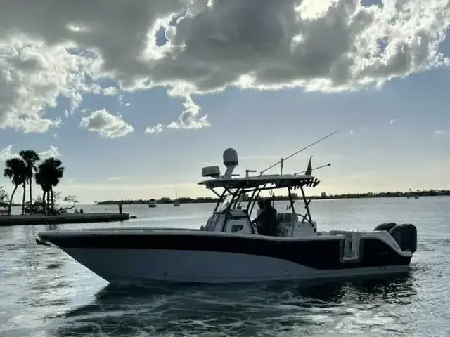 Sea Fox 328 Commander