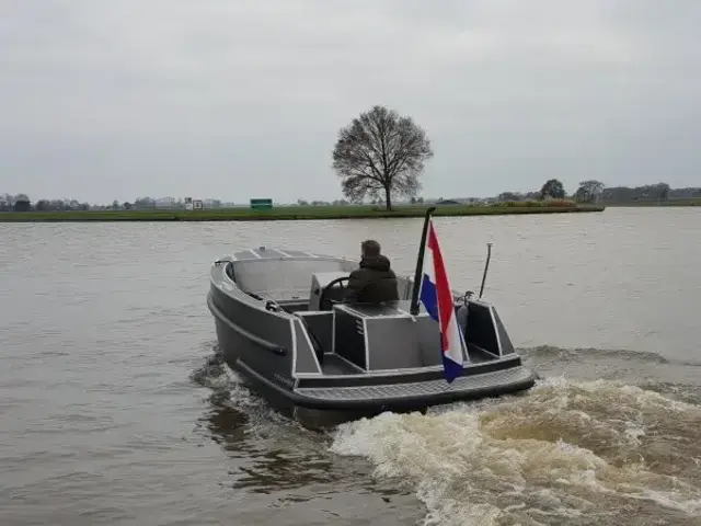 Van Vossen 600 tender & KERST- EN OUDEJAARSSHOW