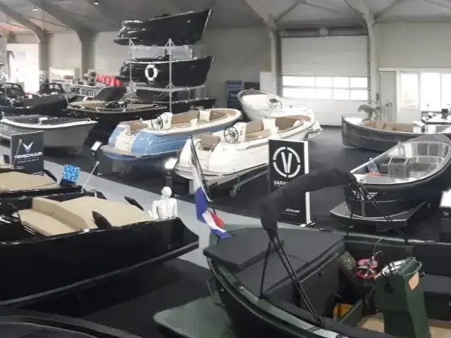 Van Vossen 600 tender & KERST- EN OUDEJAARSSHOW