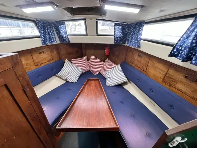 Mitchell 31 Aft Cabin