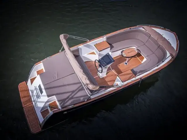 Maxima Boats 730