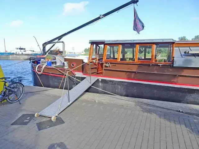 Spits B&B Varend Woonschip 39.09 met CvO