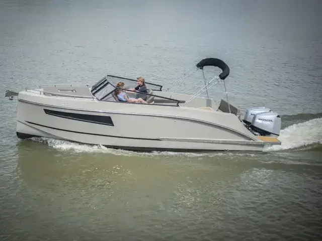 Maxima Boats 800 Cabin