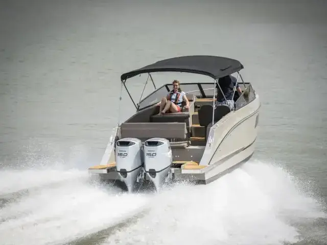 Maxima Boats 800 Cabin