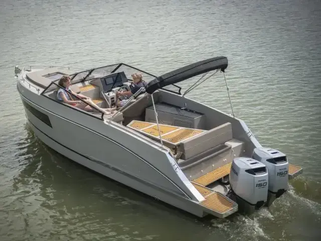 Maxima Boats 800 Cabin