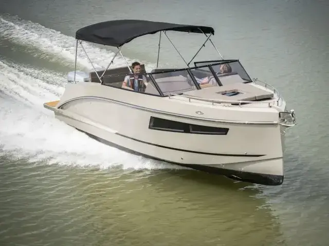 Maxima Boats 800 Cabin