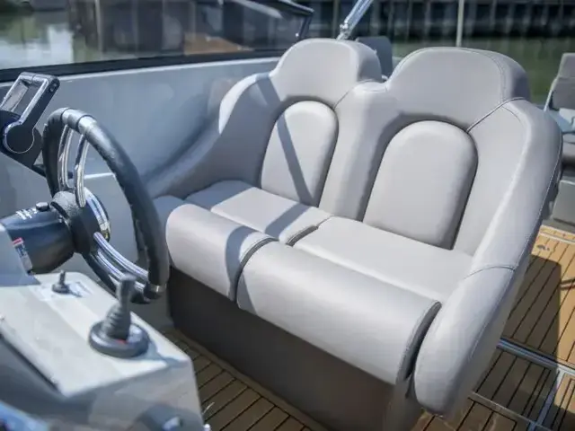 Maxima Boats 800 Cabin