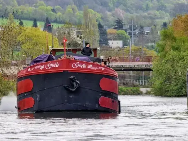 Spits Varend Woonschip 30.53 met UCB