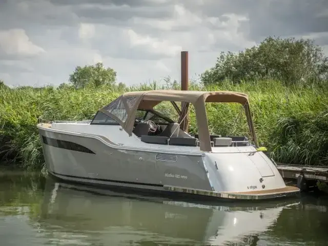 Maxima Boats 920 retro Cabin