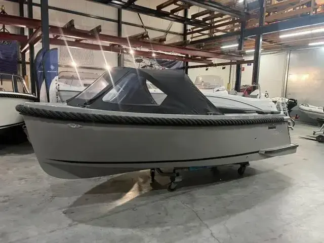 Maxima 600 Tender