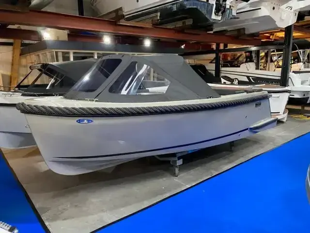 Maxima 600 Tender