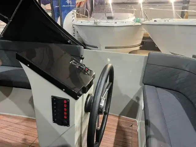 Maxima 600 Tender