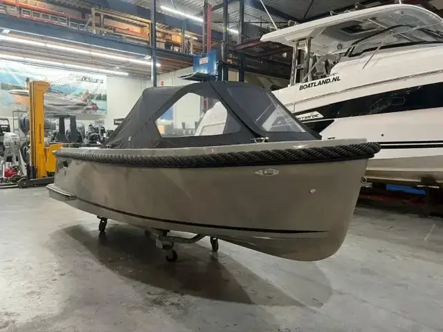 Maxima 600 Tender