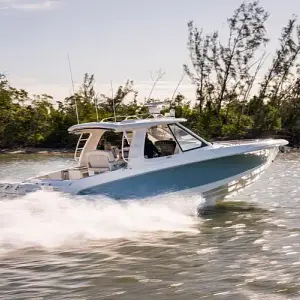  Boston Whaler 380 Realm