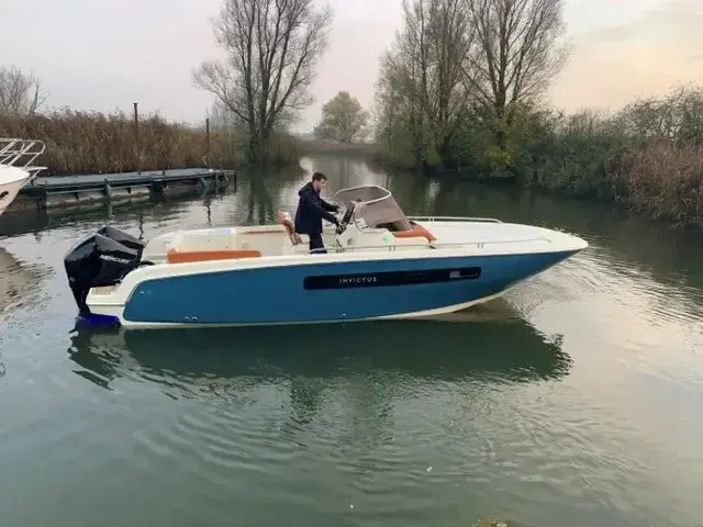 Invictus yachts Invictus 270 cx met 2 x Mercury 200 pk V6!