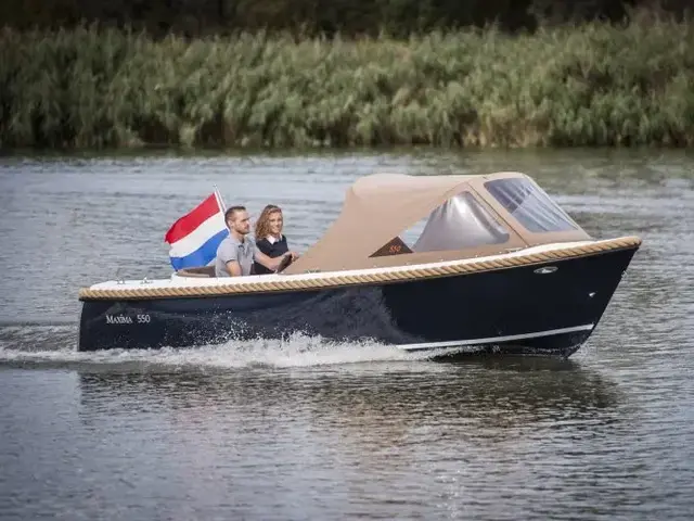 Maxima Boats 550