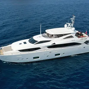 2011 Sunseeker 34M Yacht