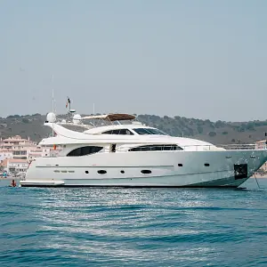 2004 Ferretti Yachts Custom Line 94