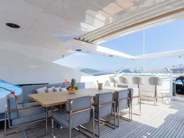 Sunseeker 116 Yacht