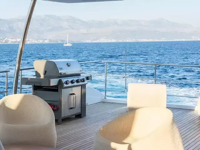 Azimut Grande 35