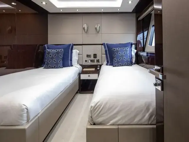 Sunseeker 116 Yacht