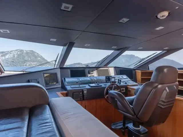 Sunseeker 30M Yacht