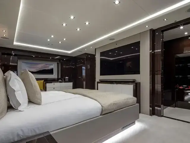 Sunseeker 116 Yacht