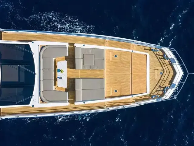 Azimut Grande 35