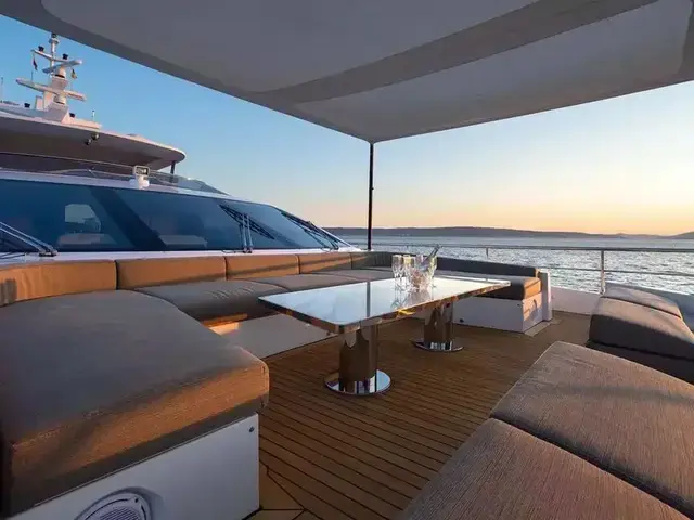 Azimut Grande 35