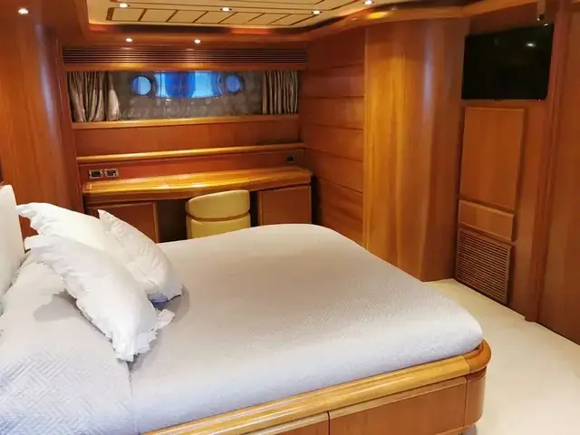 Ferretti Yachts Custom Line 94