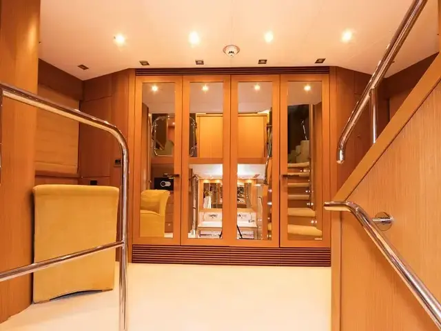 Sunseeker 34M Yacht