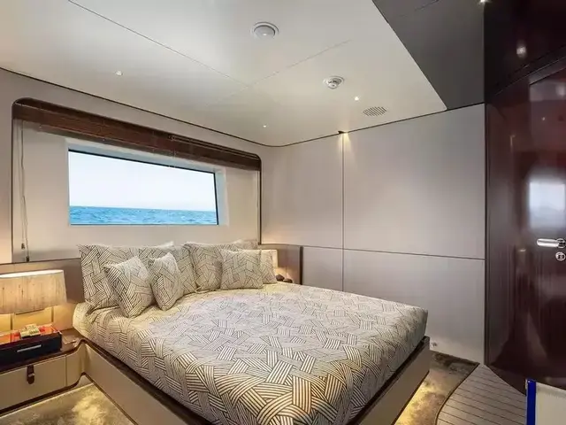 Azimut Grande 35