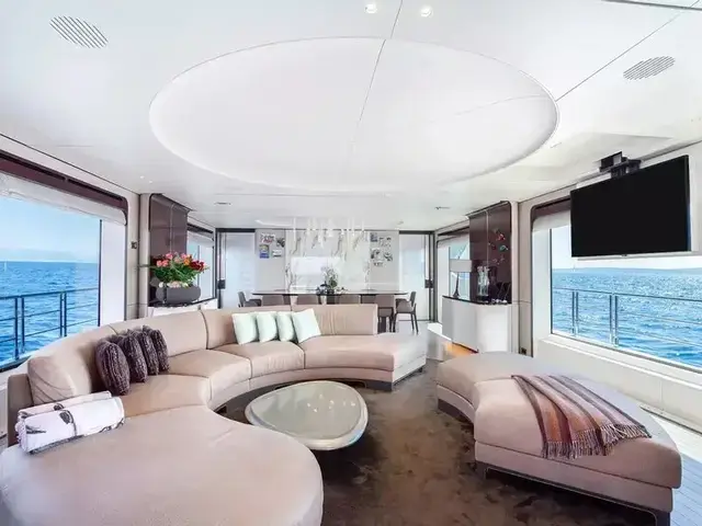 Azimut Grande 35