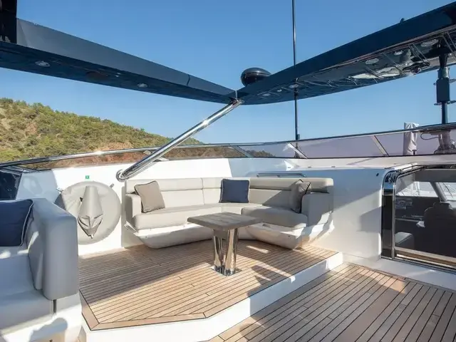 Sunseeker 116 Yacht