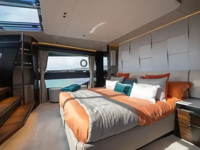 Sunseeker 105 Yacht