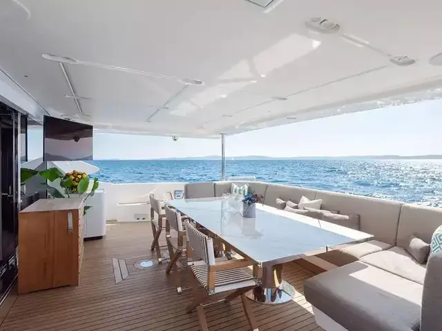 Azimut Grande 35