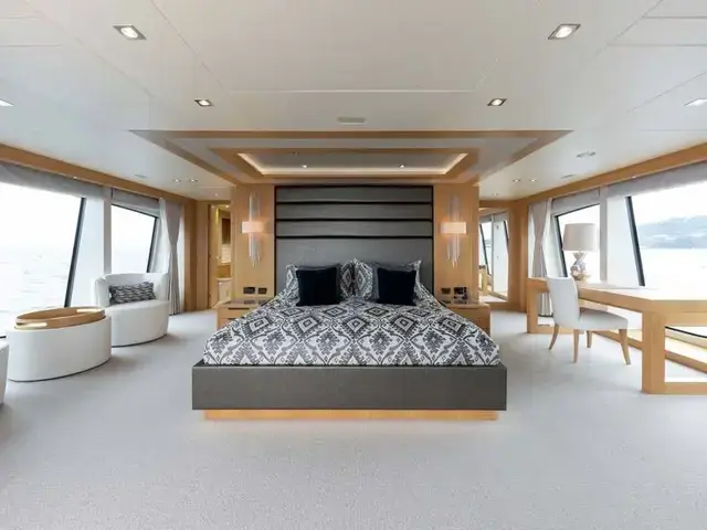 Sunseeker 131 Yacht