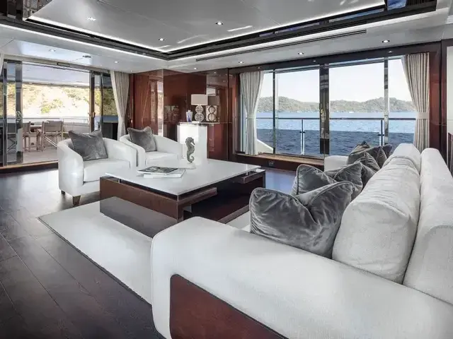 Sunseeker 116 Yacht