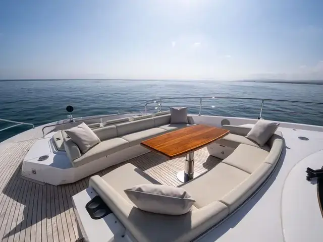 Sunseeker 105 Yacht