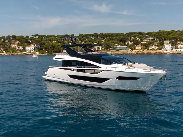 Sunseeker 88 Yacht