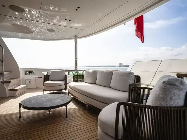 Sunseeker 105 Yacht