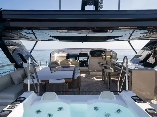 Sunseeker 105 Yacht