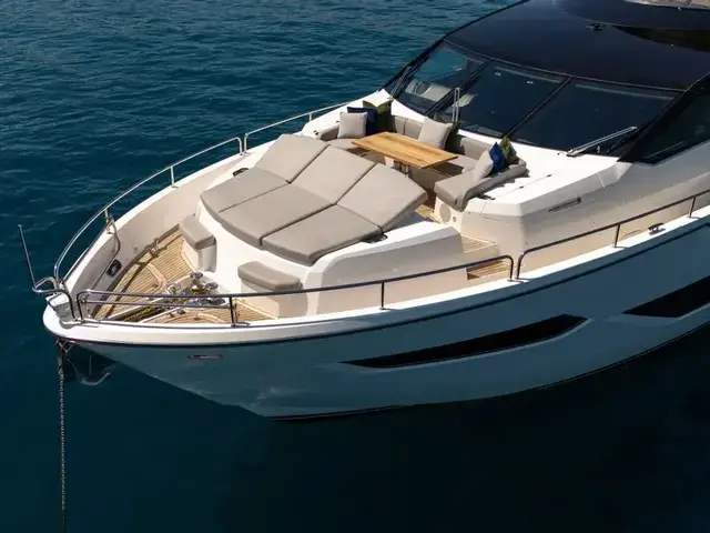 Sunseeker 88 Yacht