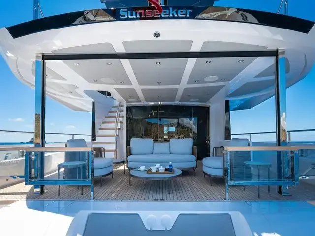 Sunseeker 88 Yacht